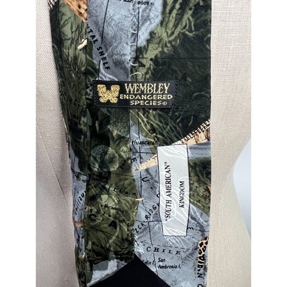 Wembley Endangered Species Made in USA Tie  OS Greens  Animals Silk - Picture 3 of 16